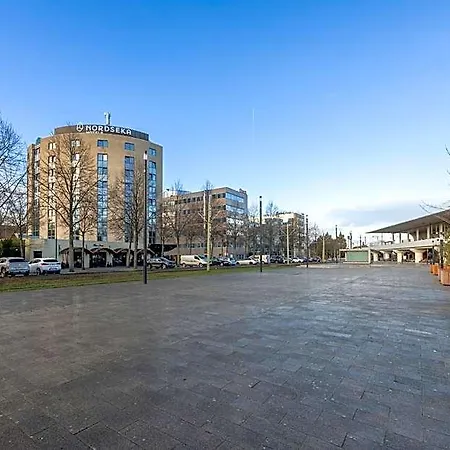 Nordseka The Hague - מלון